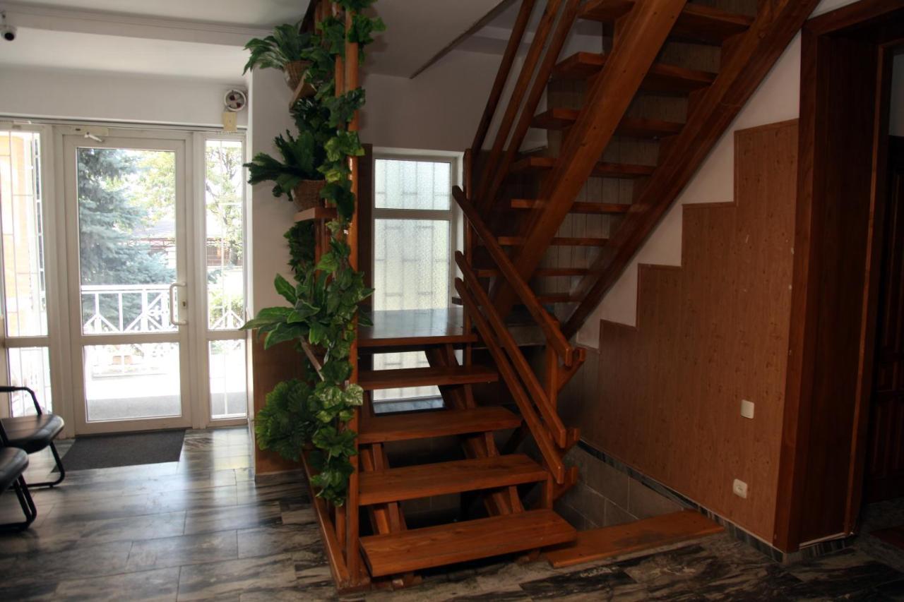 Гостевой дом Шумкар Азия Guest House Shumkar Asia Бишкек Екстериор снимка